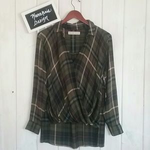 Abercrombie & Fitch Green Plaid Top - Size Small